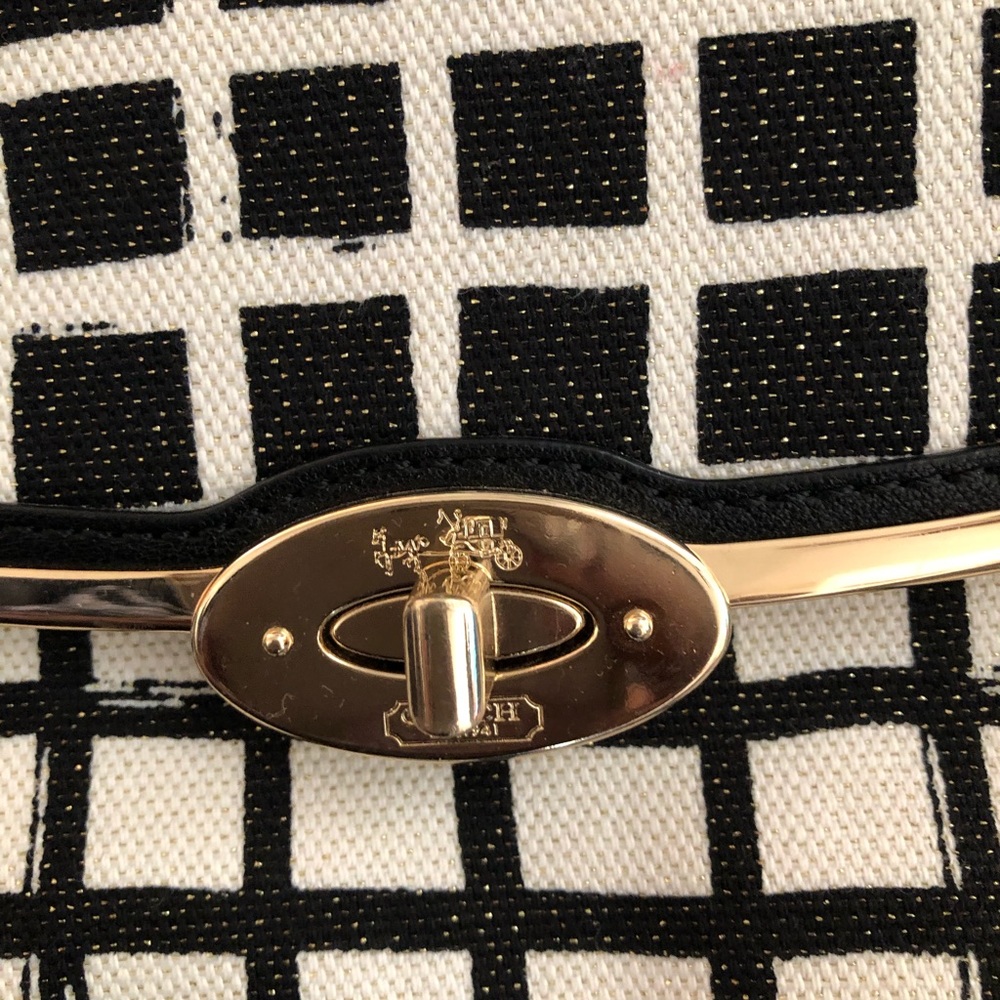 Coach purse - Picture 2 of 8